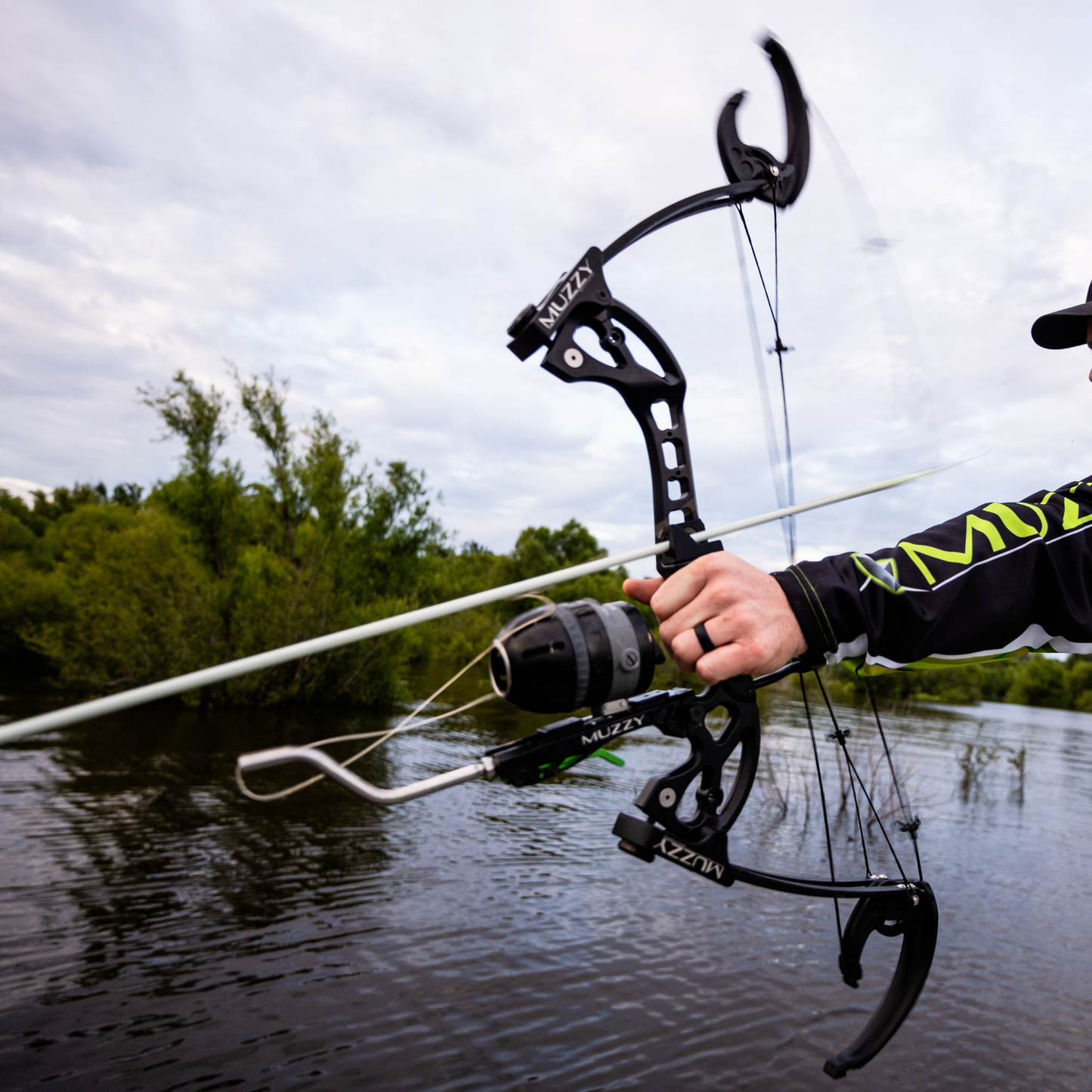 Muzzy Deviant Bow