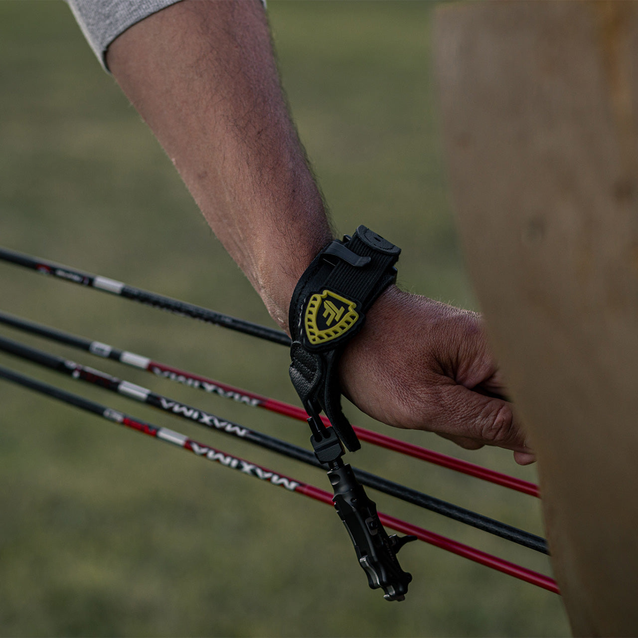 ユウキ　ガントレット Exert Buckle Foldback® | Wrist Release | TruFire – Feradyne Outdoors