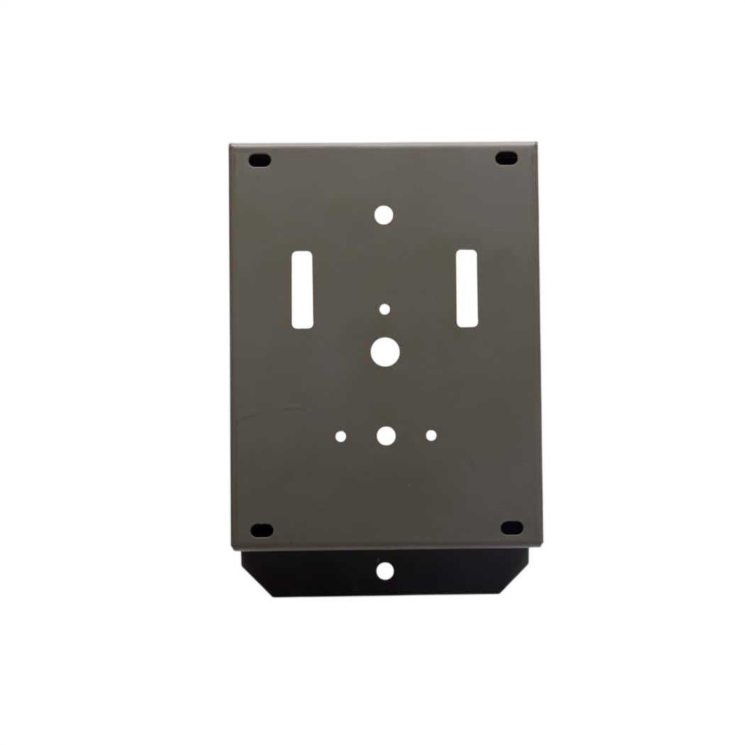 Metal archery equipment mounting plate for bowhunting setups.