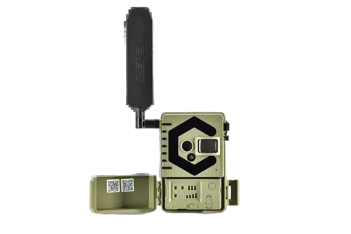 Wireless bowhunting game camera with motion sensor and programmable settings.