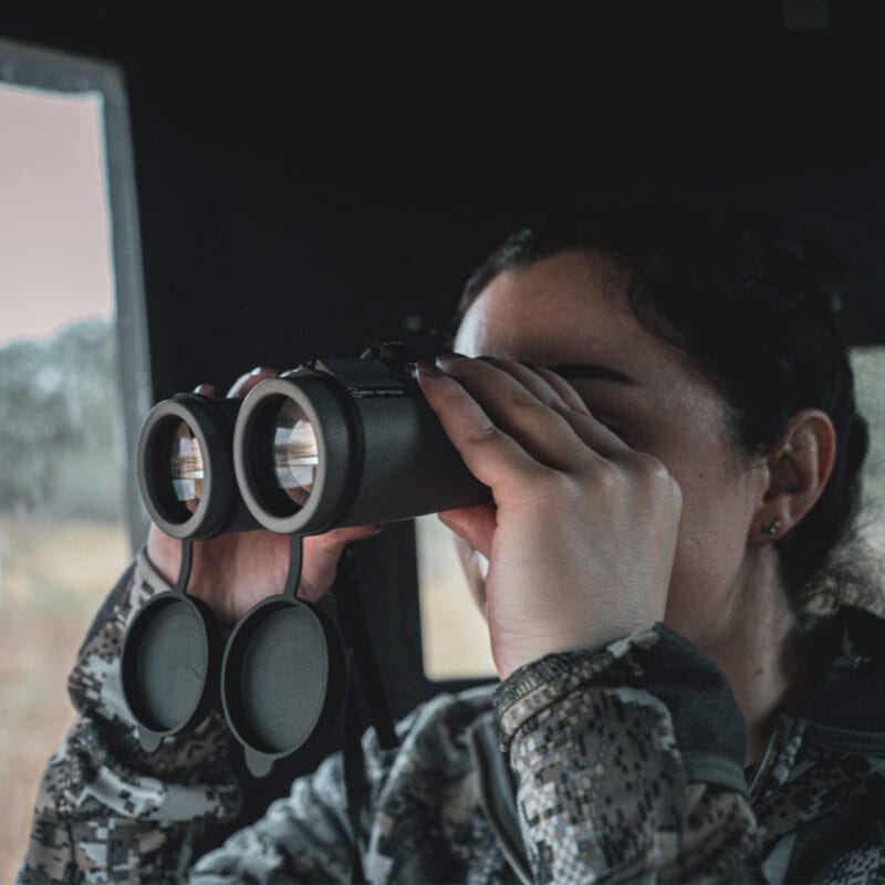 10x42 Binocular Lifestyle Pic 2